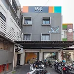 Sans Hotel Bobosini Malang By Reddoorz